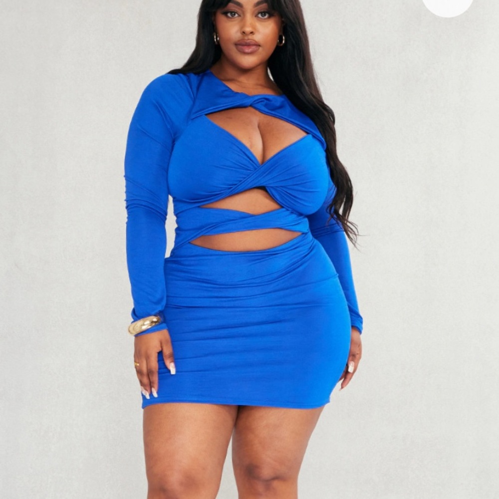 Royal blue cut out mini, plus size. Fits like a Large